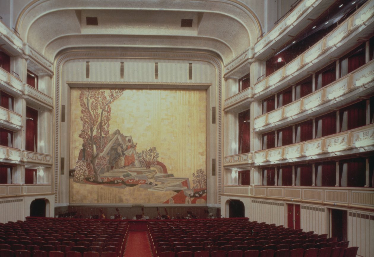 维也纳国家歌剧院的礼堂展示了奥菲斯的场景，于1945年被毁，1955年重建并再次开放 作者 奥地利摄影师