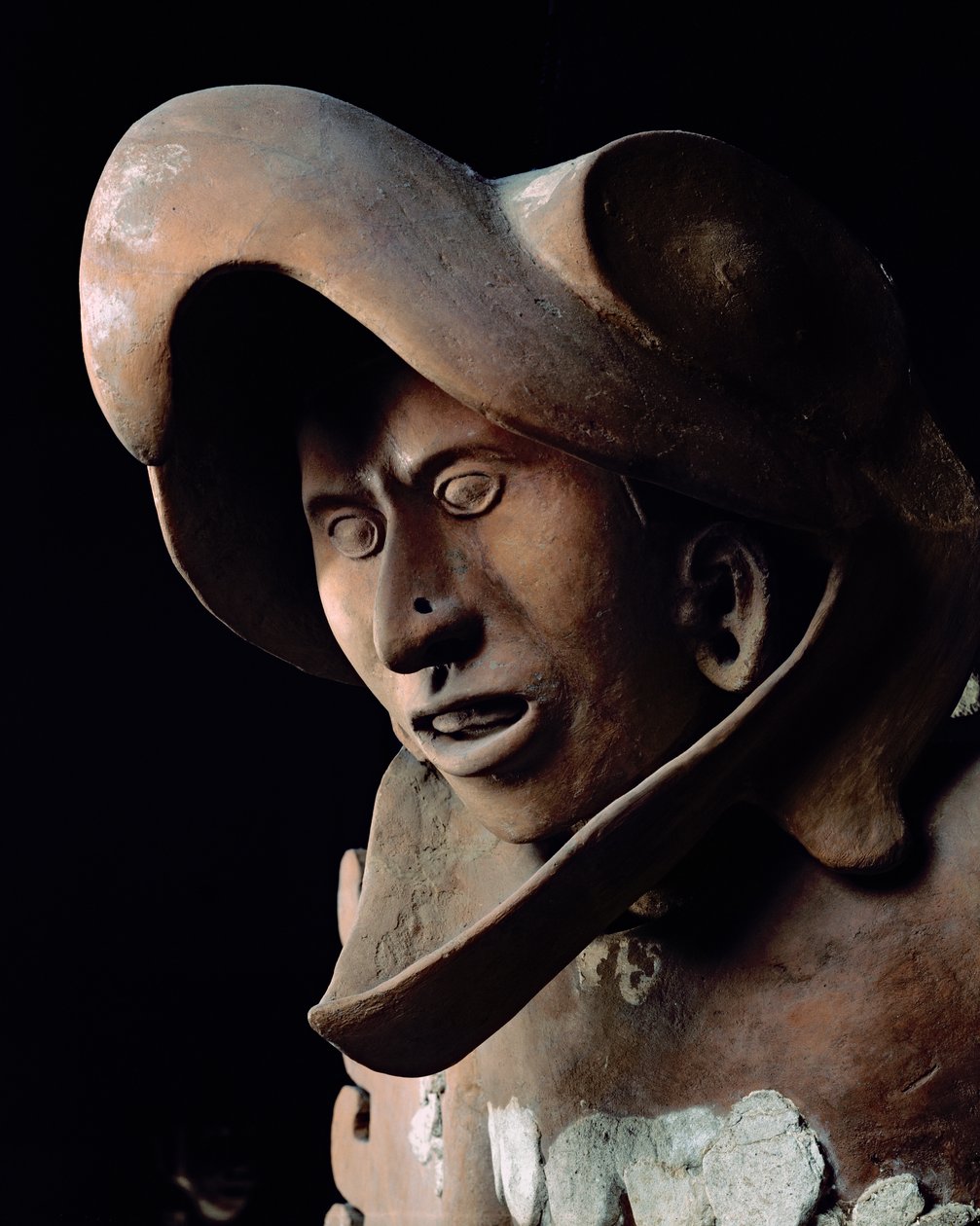 来自老鹰屋的鹰战士，可以追溯到c。 1469（兵马俑） 作者 阿兹台克人