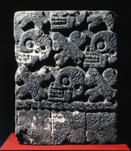 Tzompantli，后古典时期后期（1300-1521）（石头）。 作者 阿兹台克人阿兹台克人