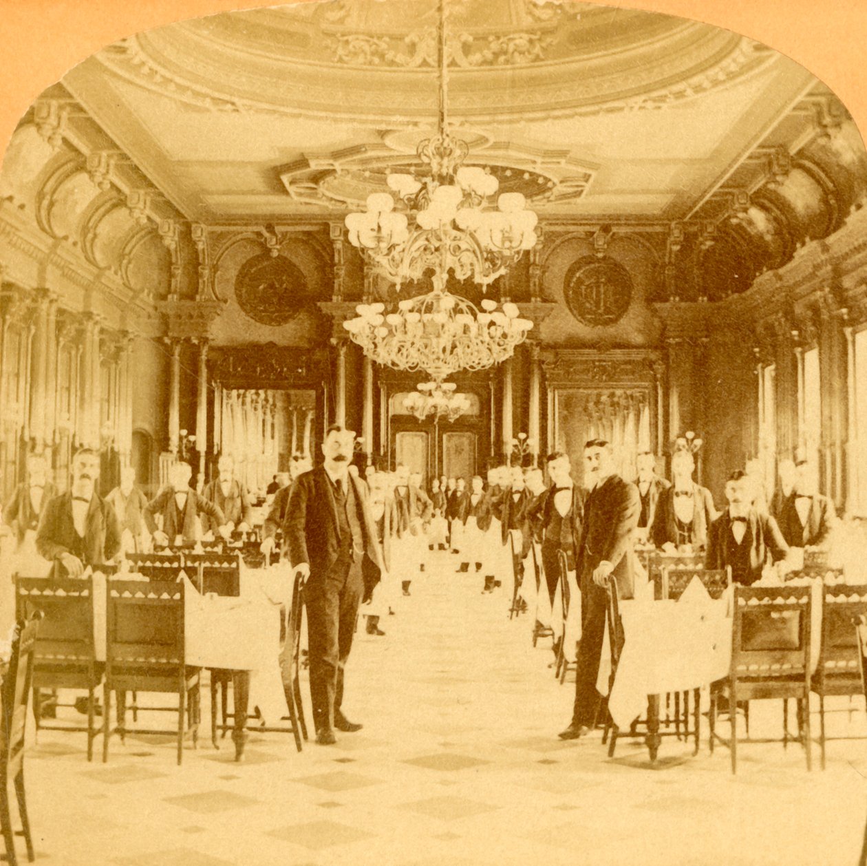 温莎酒店大食堂据说是世界上最好的，加拿大蒙特利尔，1894年。 作者 BW基尔本