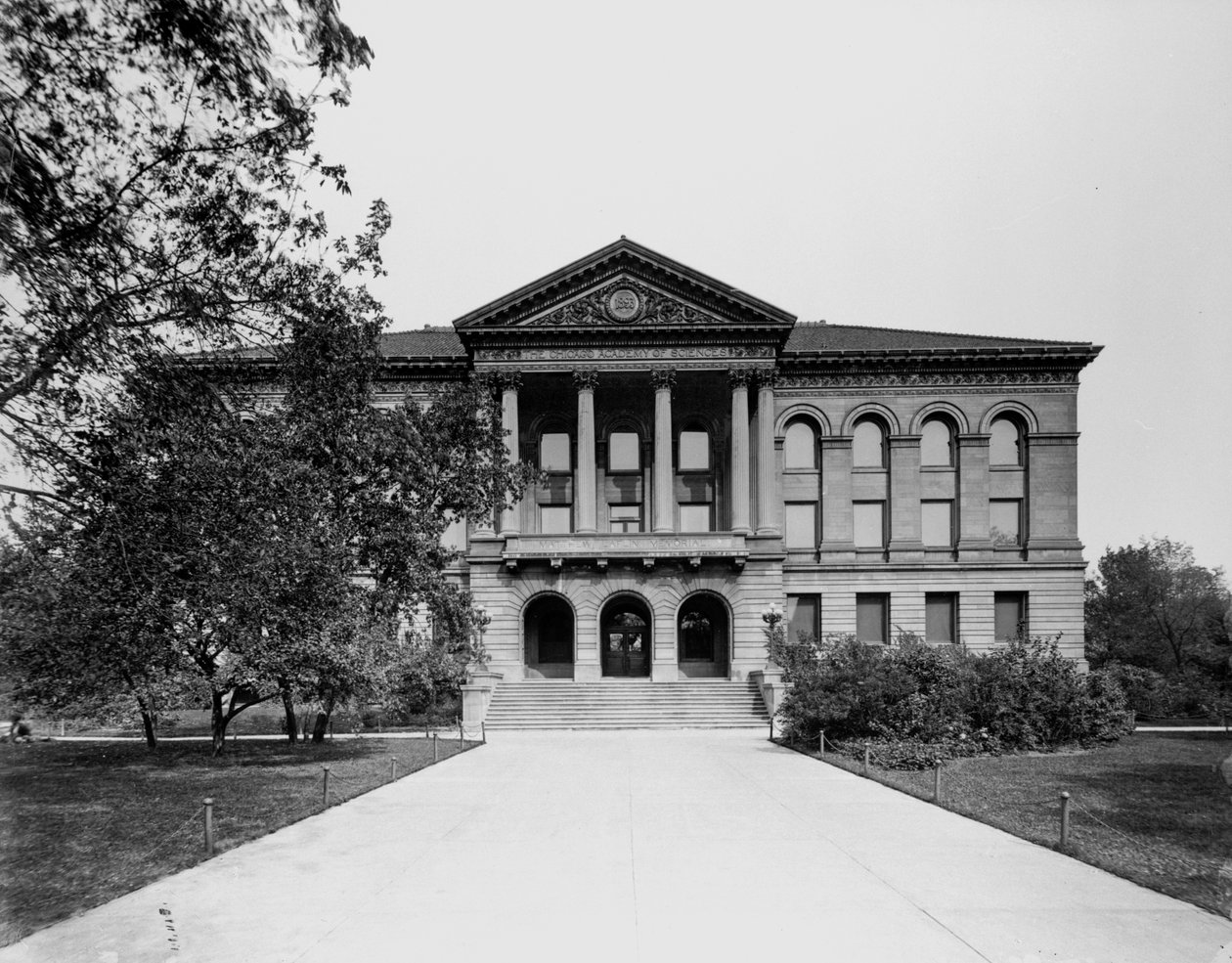 芝加哥科学院，美国伊利诺伊州芝加哥，约1900年（黑白照片）。 作者 巴恩斯和克罗斯比