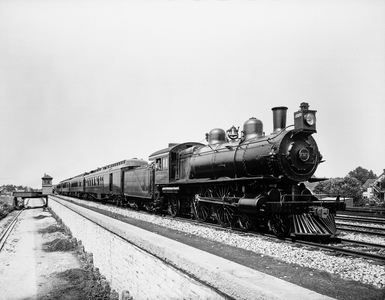 美国伊利诺伊州芝加哥，宾夕法尼亚州有限列车，约1908年（黑白照片）。 作者 巴恩斯和克罗斯比