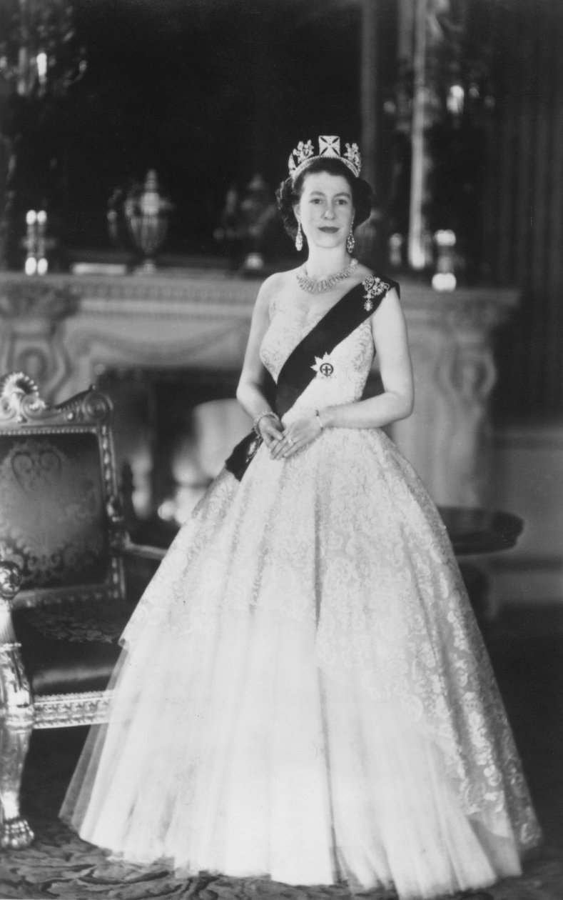 1953年3月12日，英国女王伊丽莎白二世在白金汉宫举行 作者 斯特林·亨利·纳胡男爵