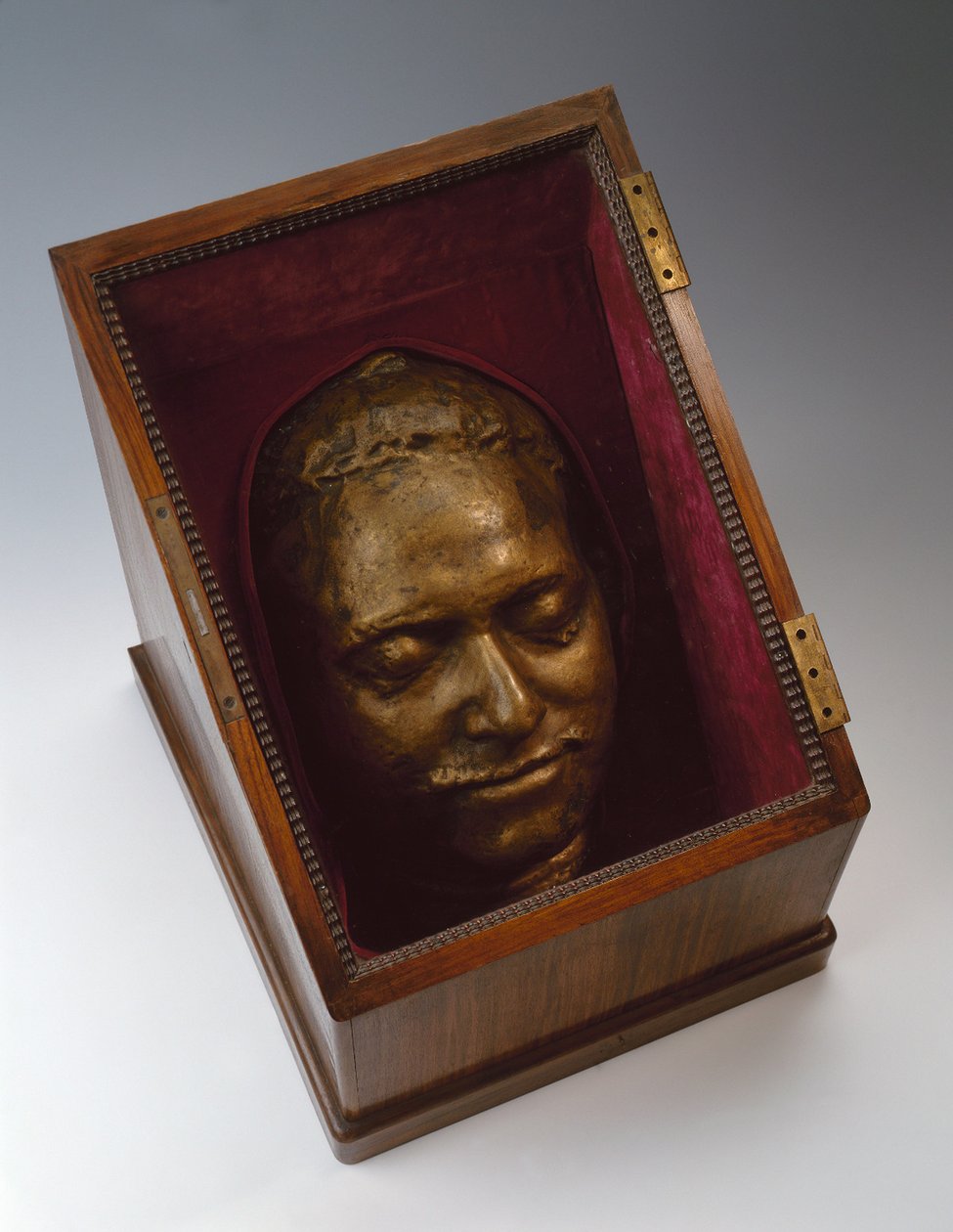彼得一世的死亡面具，1725年 作者 Bartolomeo Carlo Rastrelli