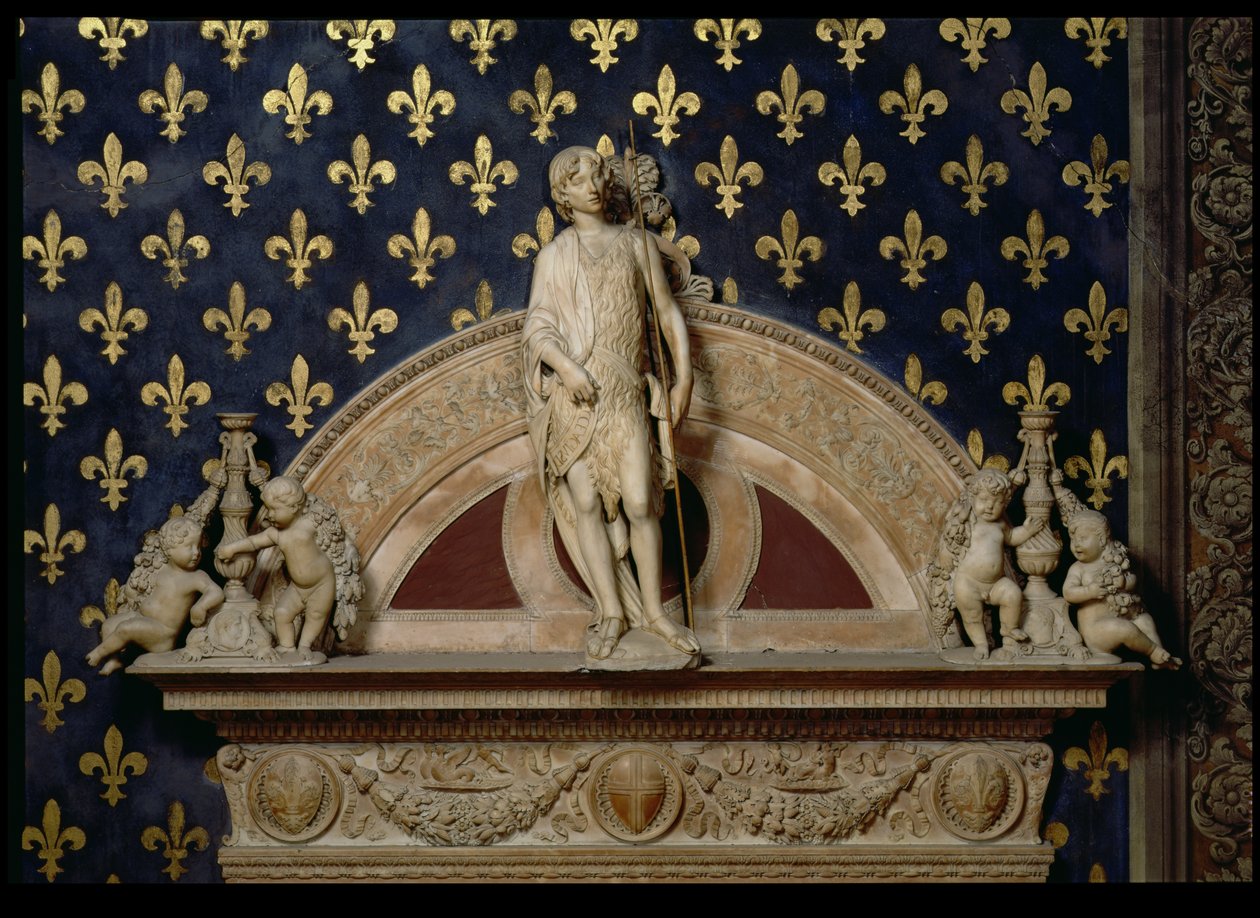 施洗者圣约翰（St. John the Baptist）两侧的烛台，位于Sala dei Gigli的门框，1470（大理石）（另见82449） 作者 贝内代托·达·马亚诺