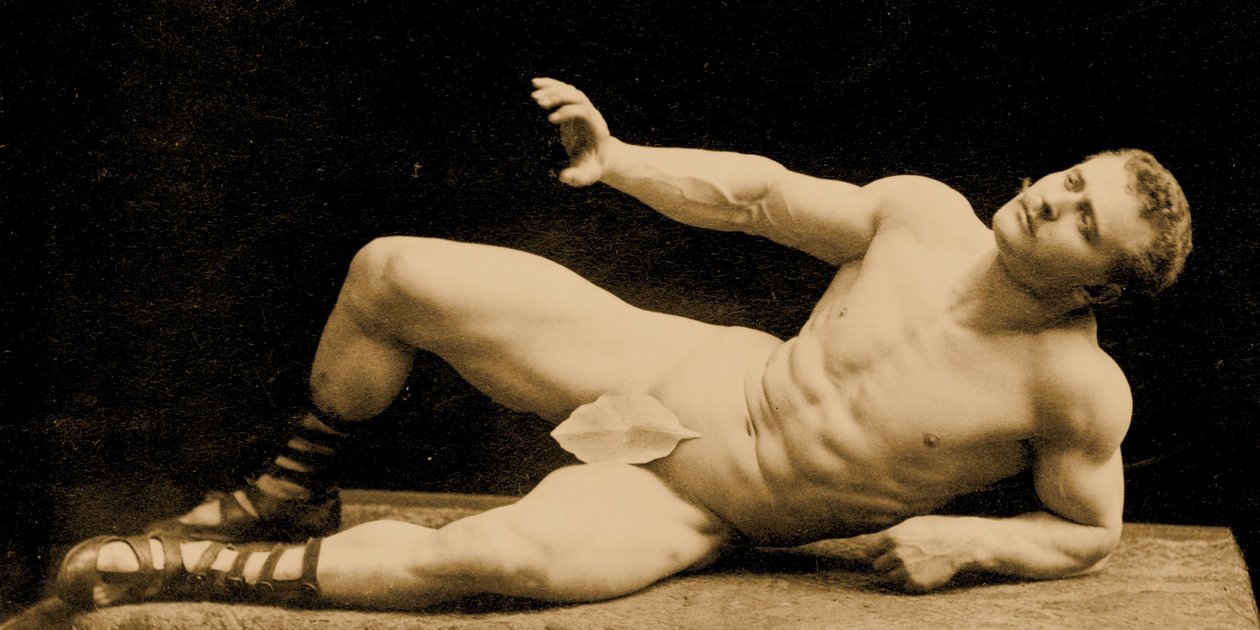 Eugen Sandow，古典古希腊罗马姿势，穿着无花果叶，c.1894 作者 本杰明·福克