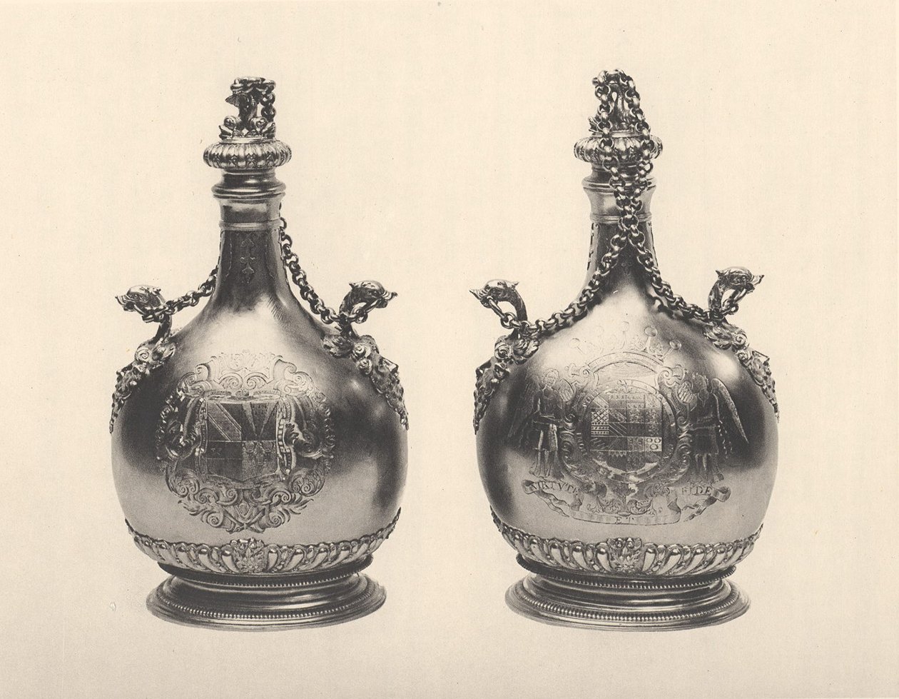 威廉三世朝圣者酒壶一对，约1690年（银镀金 作者 本杰明·布拉德福德