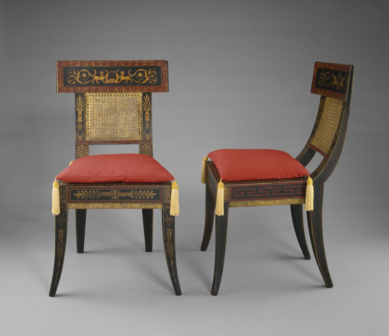 一对小椅子c。 1808年（石膏，彩绘和镀金的黄杨树，橡树，枫树和东部白松木和甘蔗） 作者 本杰明·亨利·拉特罗布