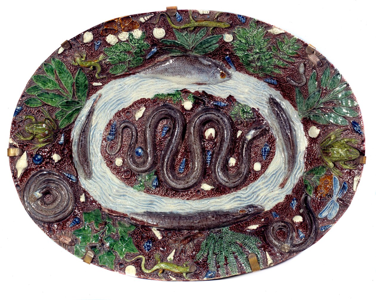 带有蛇和蝙蝠的彩陶盘。 直径 0.52 m 16 世纪。 由 Bernard Palissy (1510-1589) Sevres 实现。 国立陶瓷博物馆 作者 伯纳德·帕利西