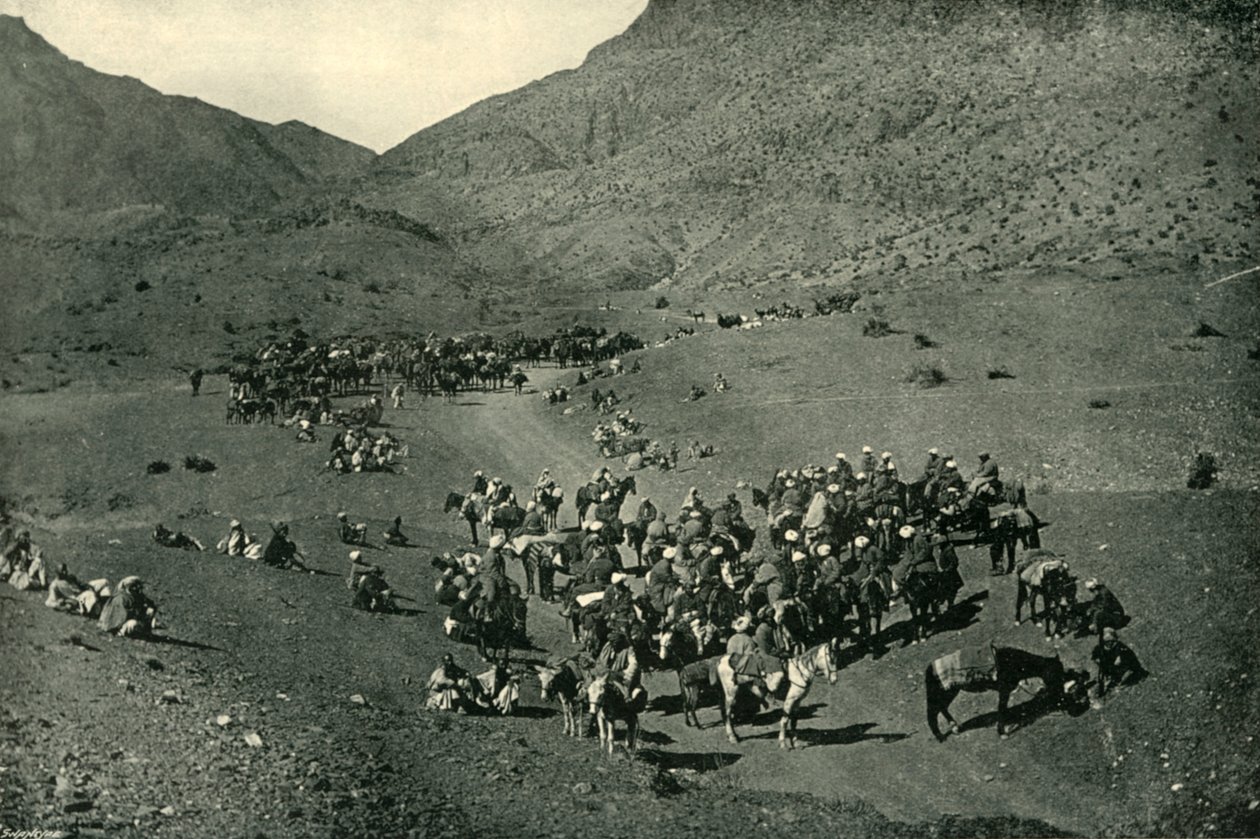 1901年，大篷车通过开伯尔山口。 作者 伯恩与牧羊人