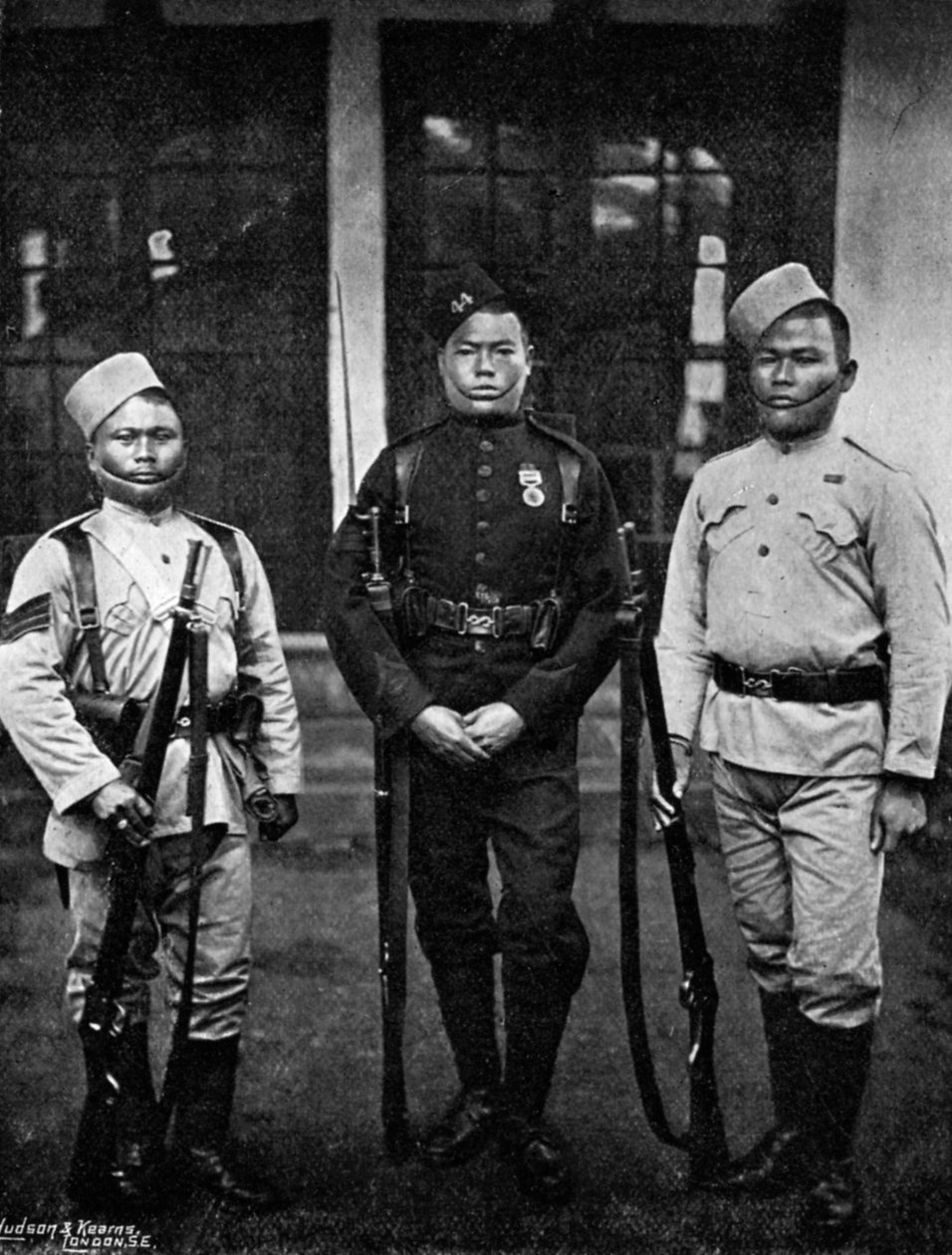 1896年第44届廓尔喀人的制服类型 作者 伯恩与牧羊人