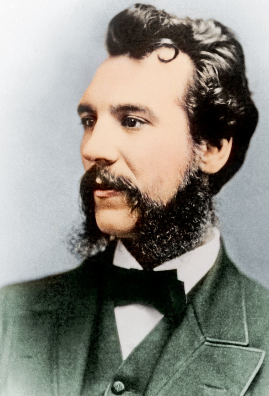 Alexander Graham Bell，1876年 作者 英国摄影师