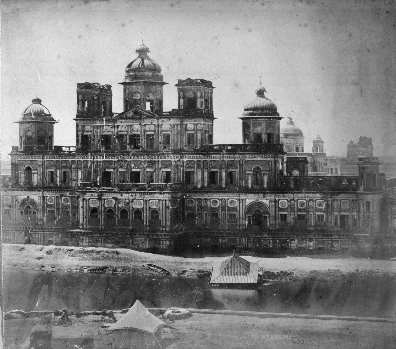Chatta Manzil，勒克瑙，1858年 作者 英国摄影师