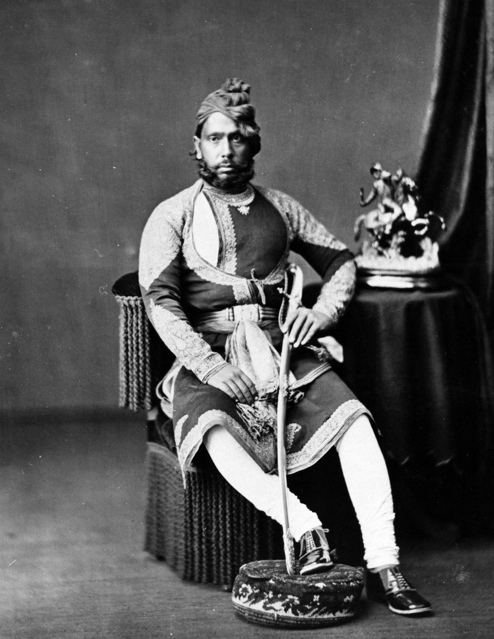 1870年代巴拉特普尔的Maharaja Jashwant Singh 作者 英国摄影师