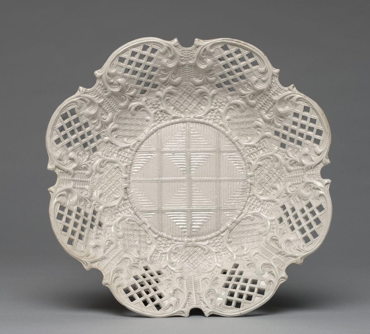 盘子，由英国斯塔福德郡工厂制造，约1760年 作者 英国学校