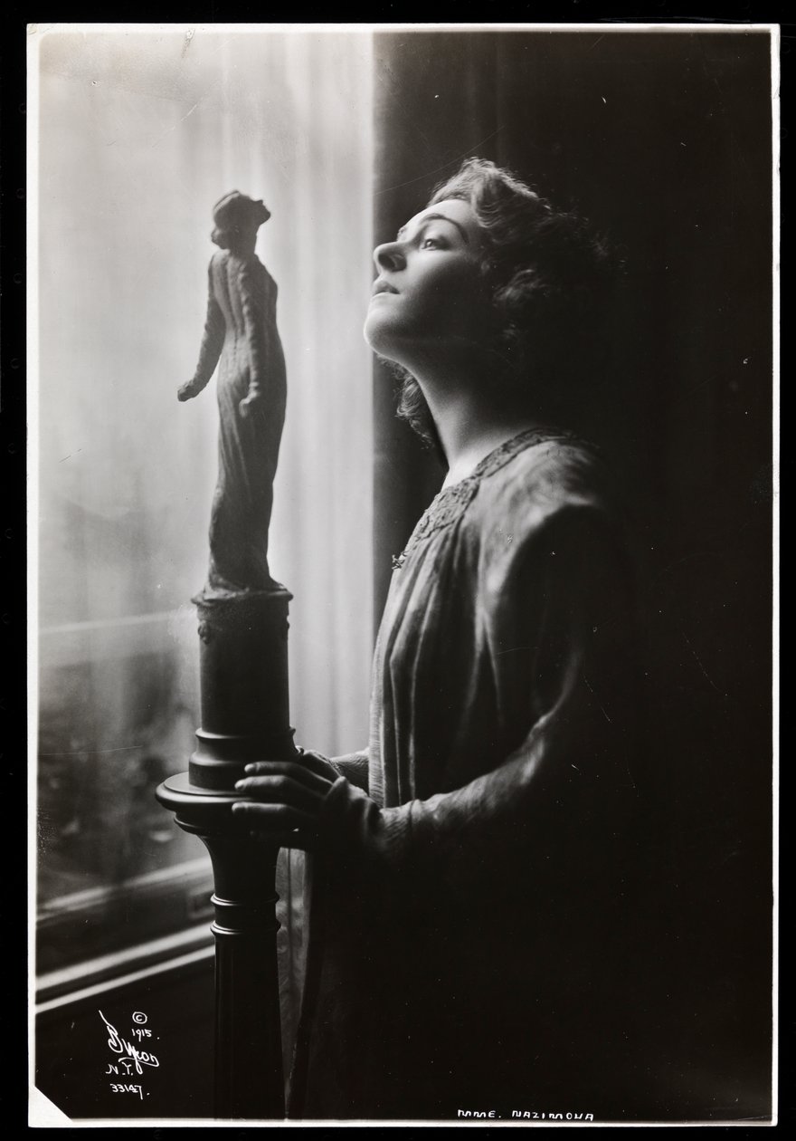 Alla Nazimova，1915年（银色明胶印刷） 作者 拜伦公司