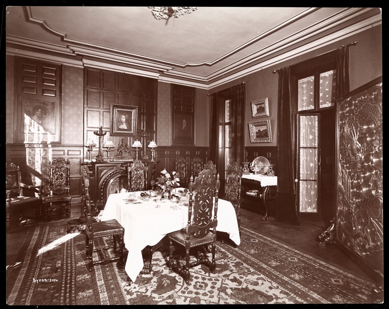 纽约Reginald de Koven先生居住的餐厅，1896-98（银色明胶印刷品） 作者 拜伦公司