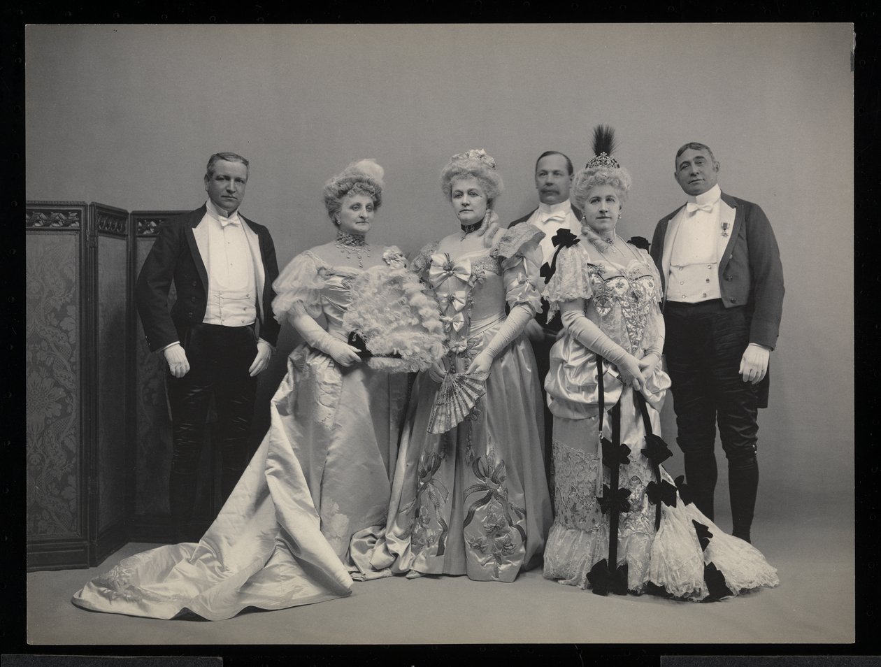 悉尼狄龙里普利，JT Burden夫人，Wm夫人的集体肖像。 Jay，Benjamin Nicol和Col.Wm. Jay于1905年1月31日在纽约James Hazen Hyde Ball（银色明胶印刷） 作者 拜伦公司