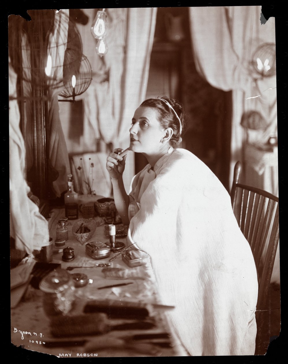 May Robson，1901（银色明胶印刷） 作者 拜伦公司