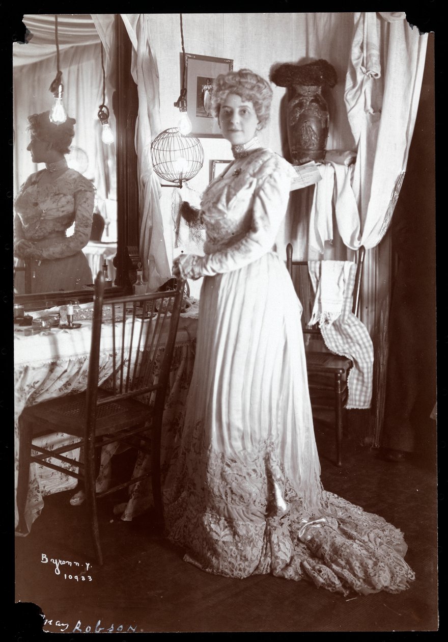 May Robson，1901（银色明胶印刷） 作者 拜伦公司