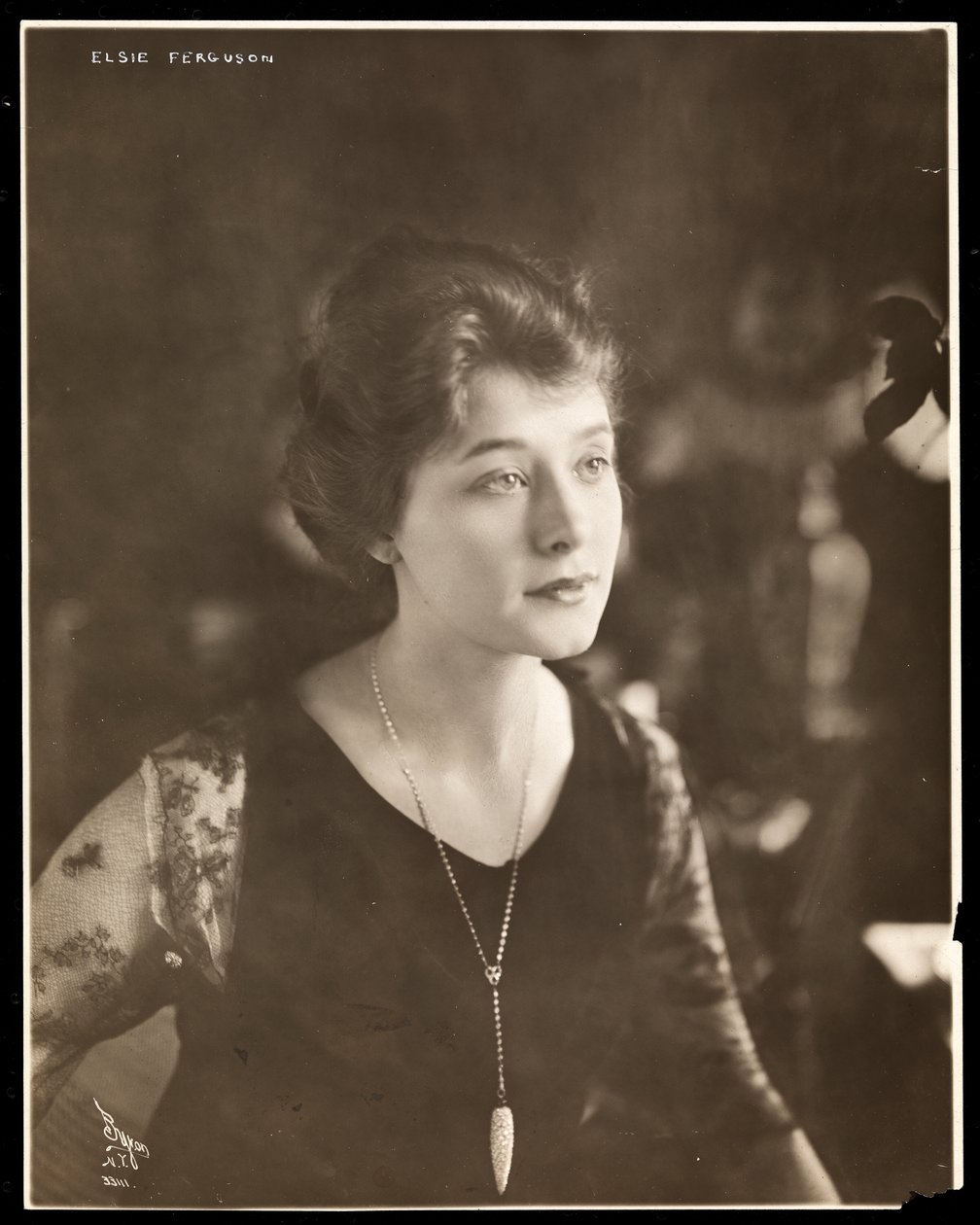 Elsie Ferguson的肖像，c.1914（银色明胶印刷） 作者 拜伦公司
