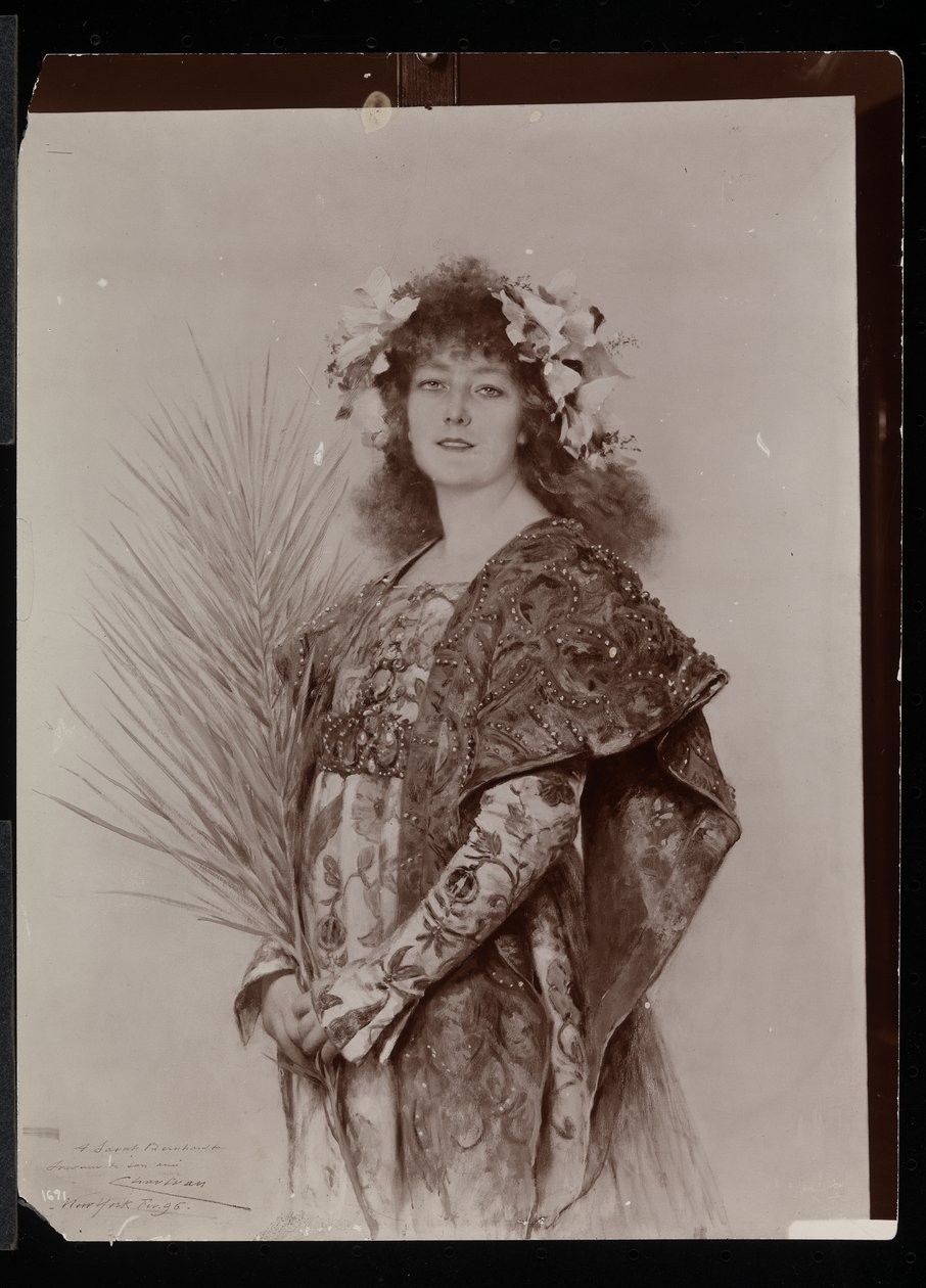 Sarah Bernhardt的肖像作为Gismonda，1895或1896（银色明胶印刷品） 作者 拜伦公司