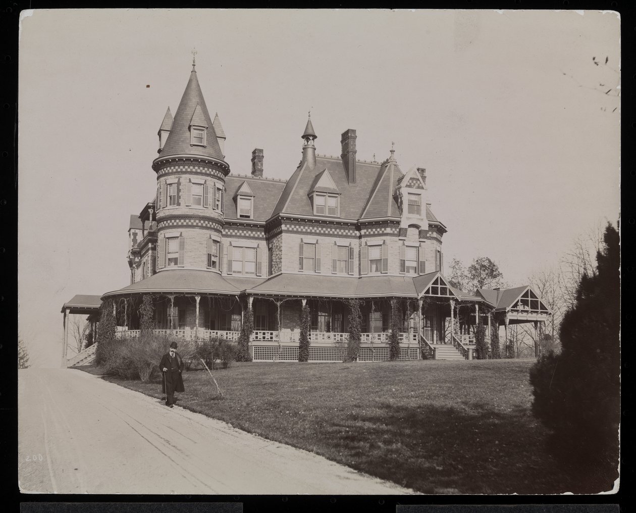 Edwin Gould住宅位于纽约Rhinecliffe或Rhinebeck，1893-94（银色明胶印刷） 作者 拜伦公司