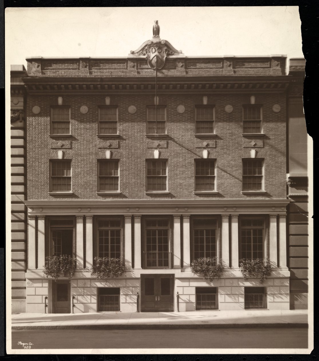 Phi Gamma Delta Club，44 West 44th Street，New York，1919（银色明胶印刷） 作者 拜伦公司