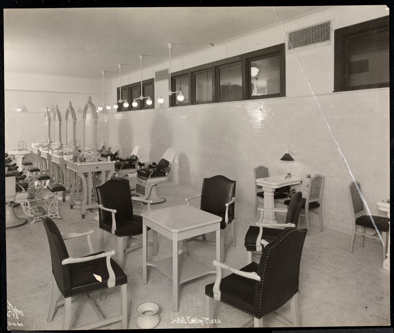 1938年或1913年波士顿科普利广场酒店的理发店（银色明胶印刷） 作者 拜伦公司