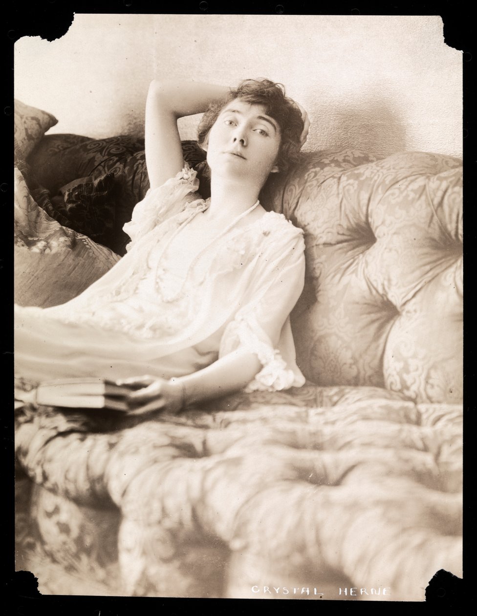 Crystal Herne，1895-1915（银色明胶印花） 作者 拜伦公司