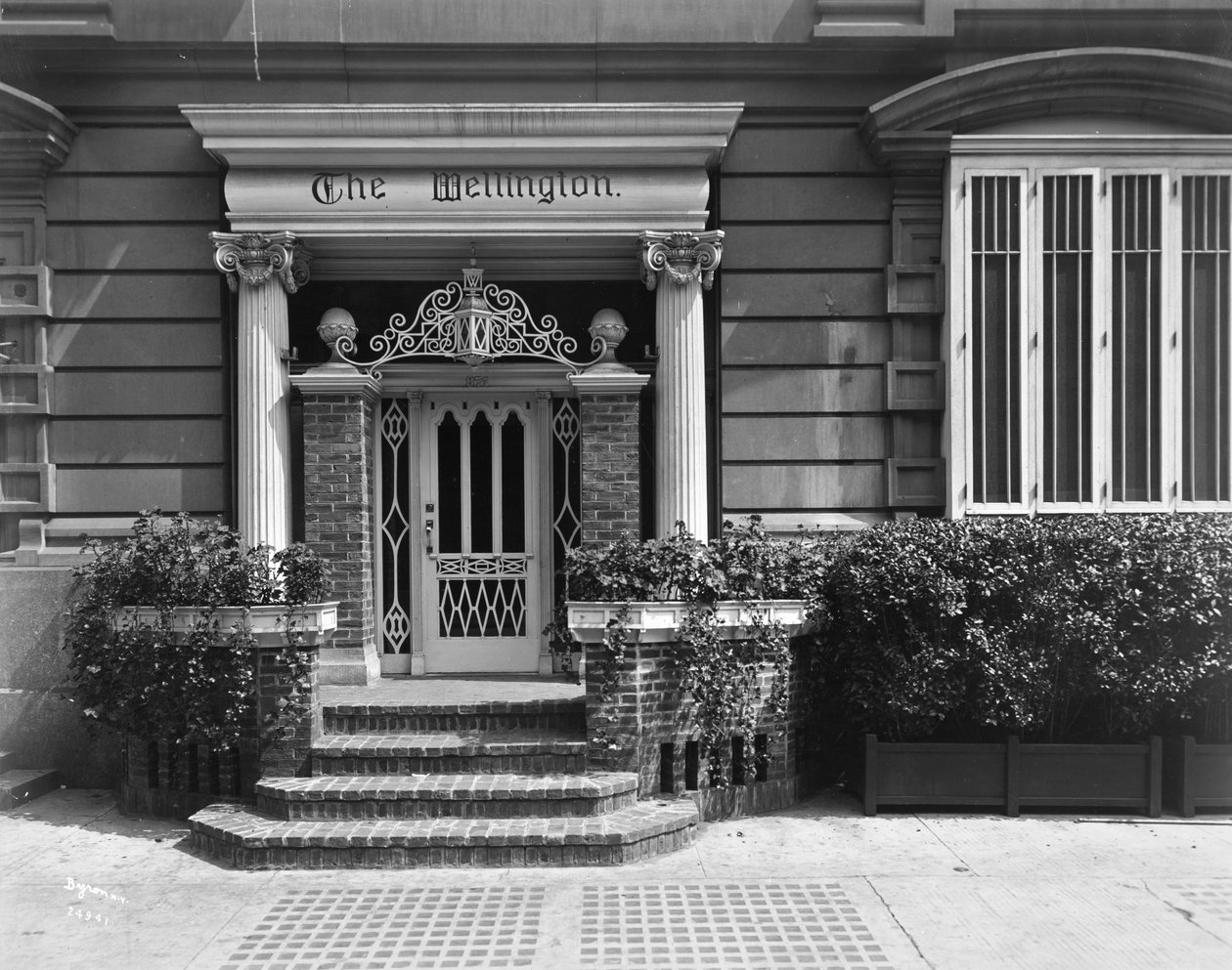 入口酒店惠灵顿，871 7th Avenue，纽约，1907年（银色明胶印刷） 作者 拜伦公司