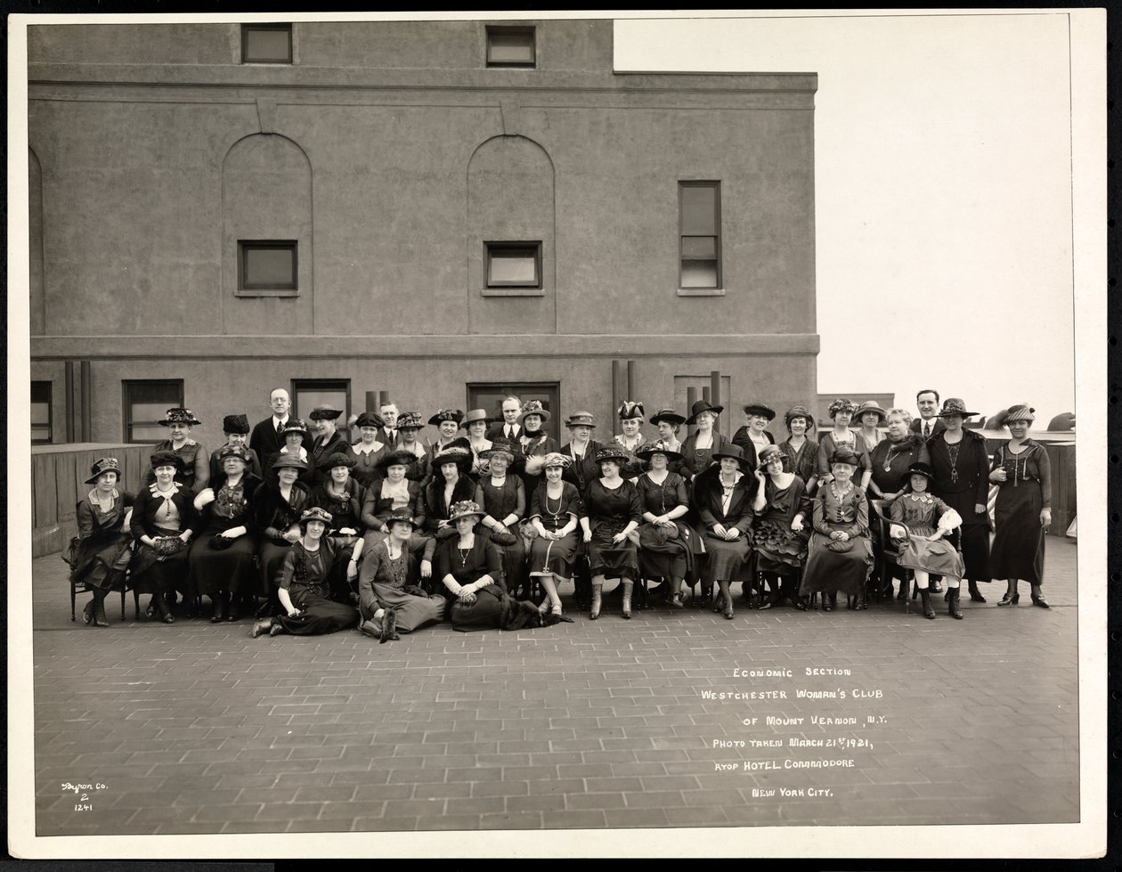 1921年3月21日，纽约Mount Vernon的Westchester女子俱乐部经济区，酒店Commodore（银色明胶印刷） 作者 拜伦公司