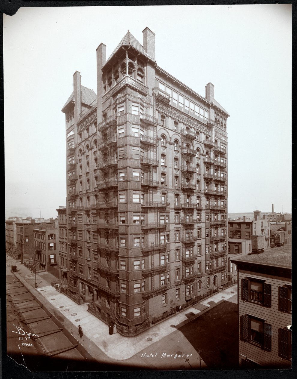1907年玛格丽特酒店，布鲁克林（银色明胶印刷） 作者 拜伦公司