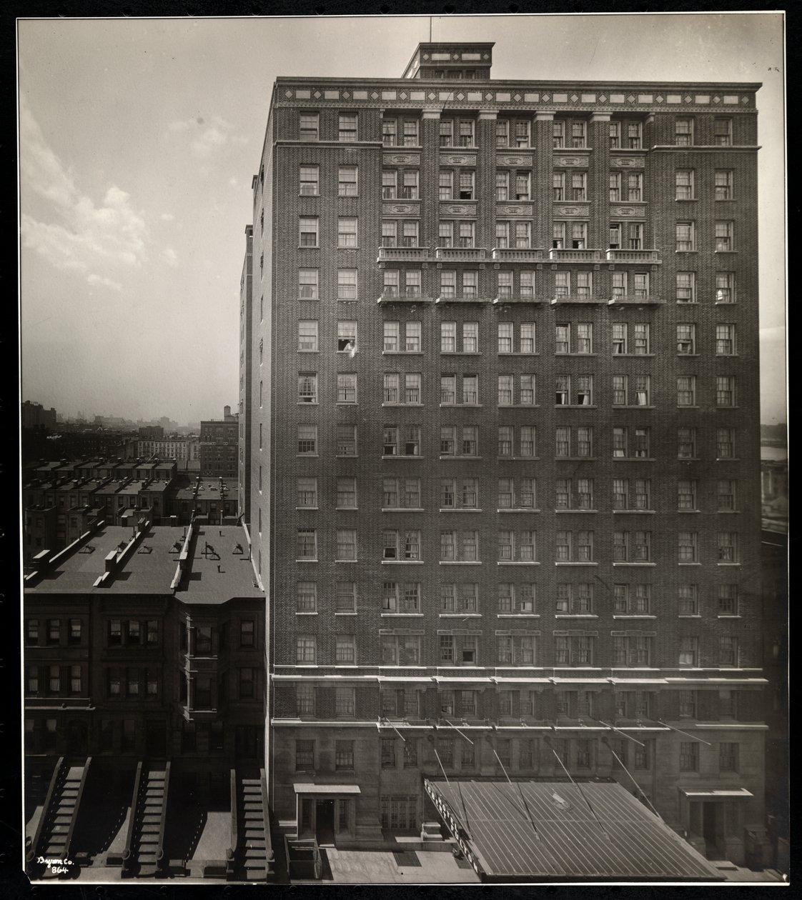 Hotel Robert Fulton酒店，位于纽约西71街228号，1920年（银色明胶印刷） 作者 拜伦公司