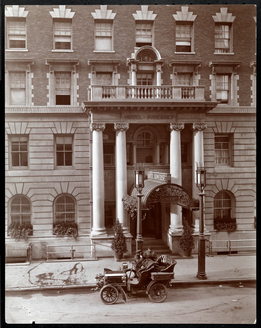 The Hotel Somerset，150 West 47th Street，New York，1904（银色明胶印刷） 作者 拜伦公司
