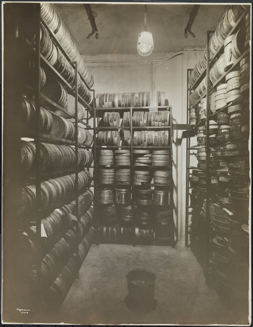 Mutual Film Co.，1600 Broadway，New York，1918 作者 拜伦公司