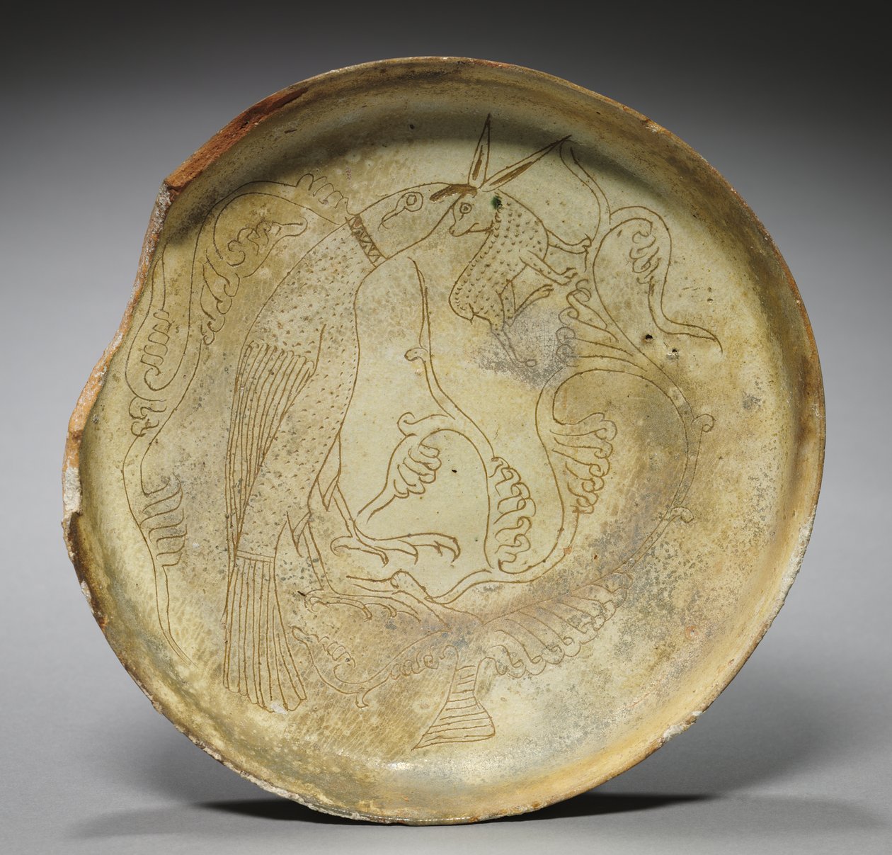鹰，兔和树叶深板，1100年代 作者 拜占庭