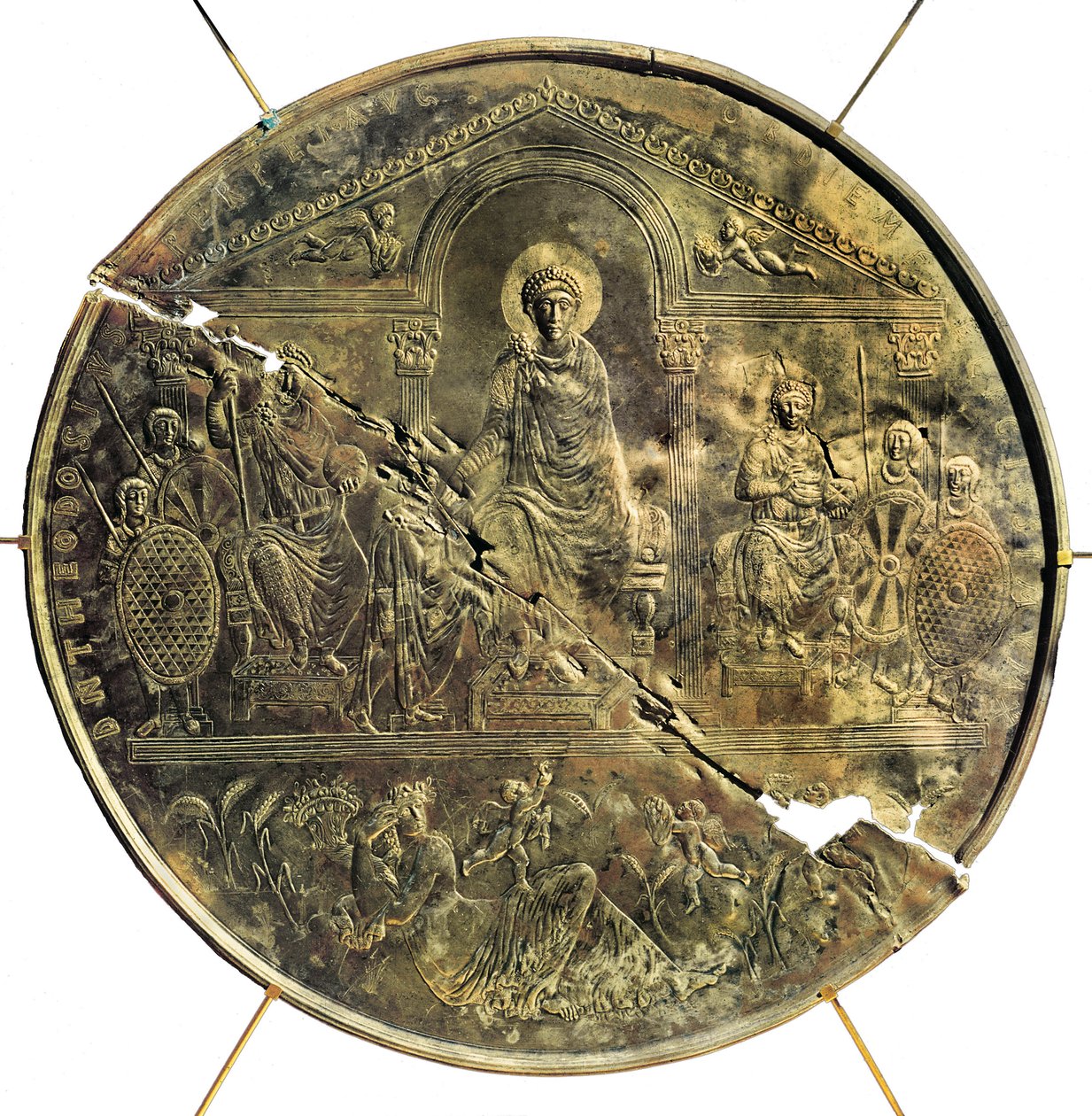 狄奥多西一世（346-395）的Missorium（大银盘），公元4世纪（银）。 作者 拜占庭