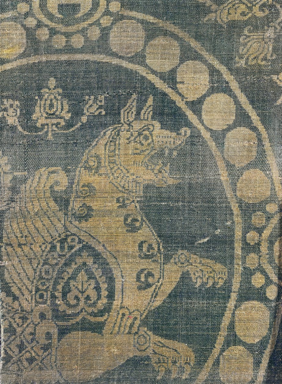 从君士坦丁堡（丝绸）（细节）描绘串珠环绕的simurgh的织物 作者 拜占庭学派