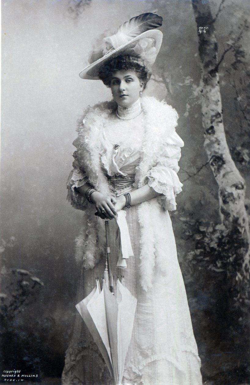 西班牙女王，巴腾堡的埃娜，约1910年（黑白照片 作者 JB 和 Brown J. 和 Rowbotham