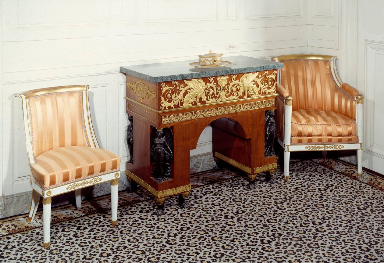 Furniture Premier Empire：印象深刻的 Josephine de Beauharnais (1763-1814) 的办公室，由 Jacob 兄弟（19 世纪）根据 Charles Percier 和 Pierre Fontaine 的画作设计。 1800 凡尔赛宫，大特里亚农宫 作者 C. 和 Fontaine P. Percier