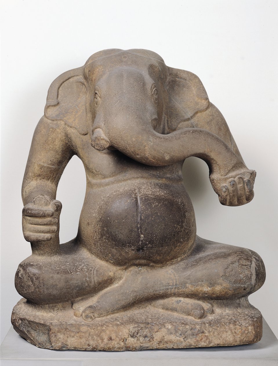 Ganesh，来自Kolal省Tuol Pheak Kin，7至8世纪（砂岩） 作者 柬埔寨学派