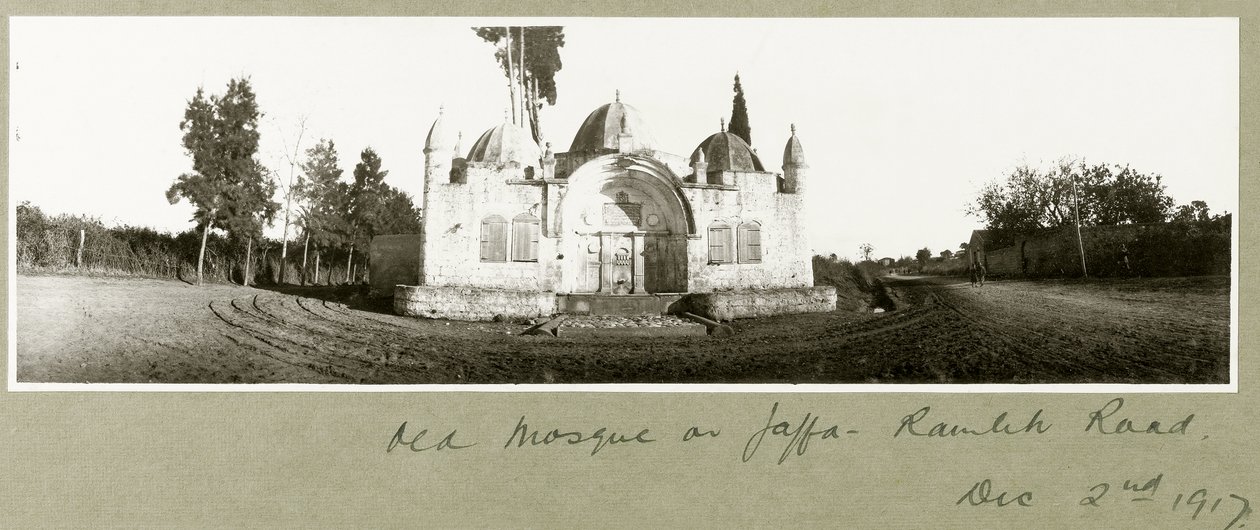 Ramleh路的老清真寺，Jaffa，1917年12月2日 作者 上尉亚瑟·罗兹（Arthur Rhodes）