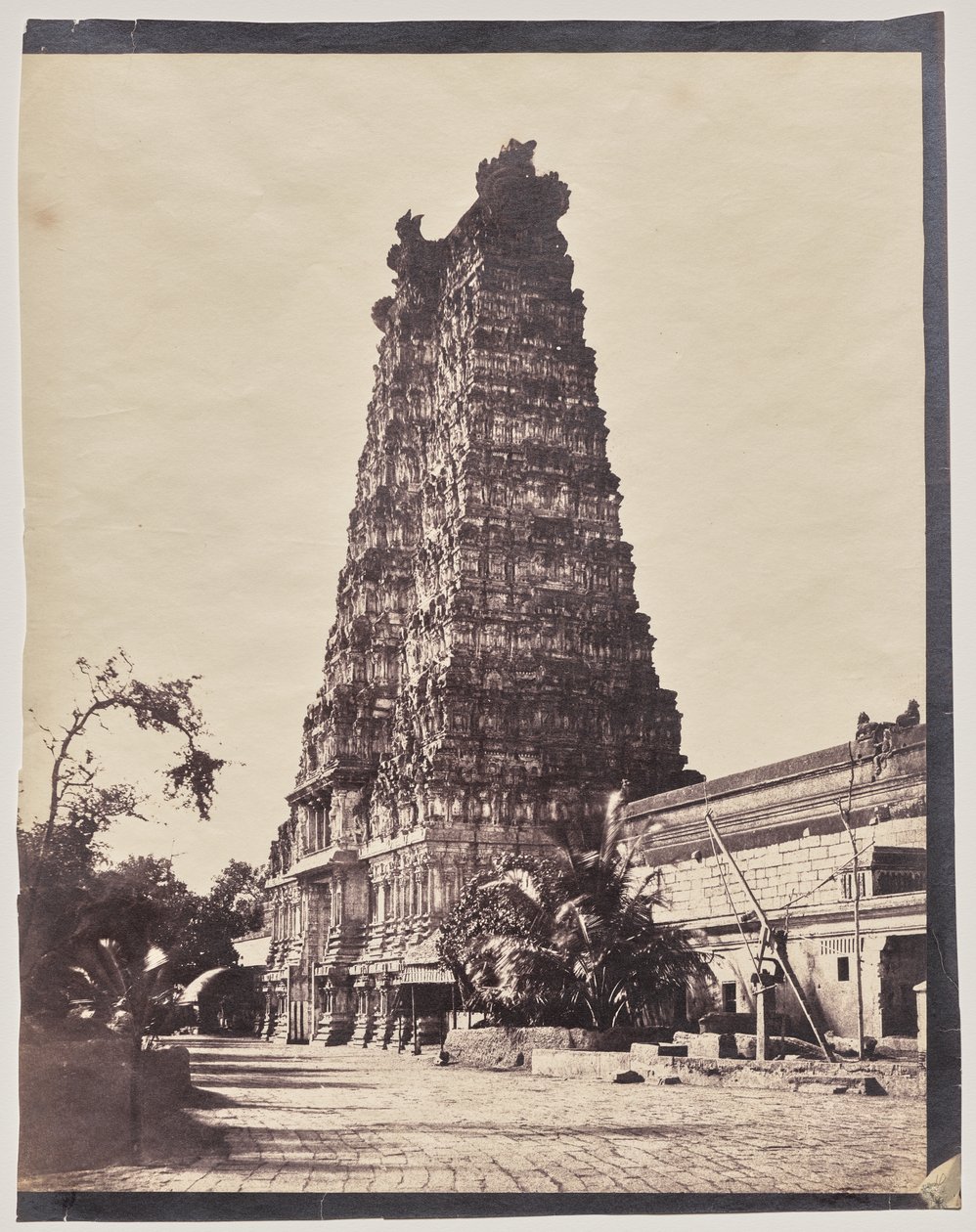 马杜赖米纳克西孙达雷什瓦拉神庙西门（Gopuram） 作者 林奈·特里普船长