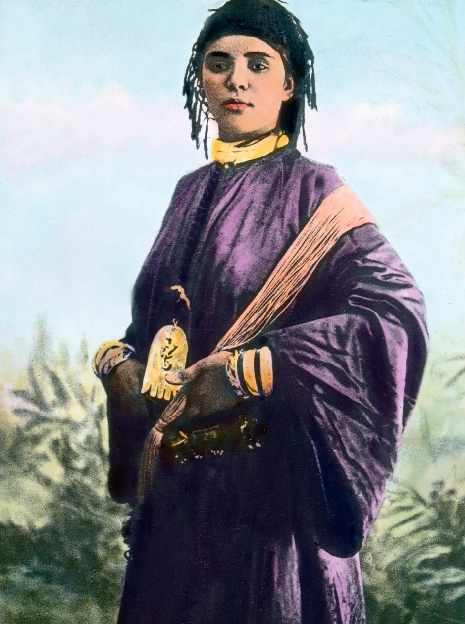 摩洛哥，年轻女性肖像，图片日期：约 1910 年。卡尔-西蒙档案馆 作者 卡尔·西蒙