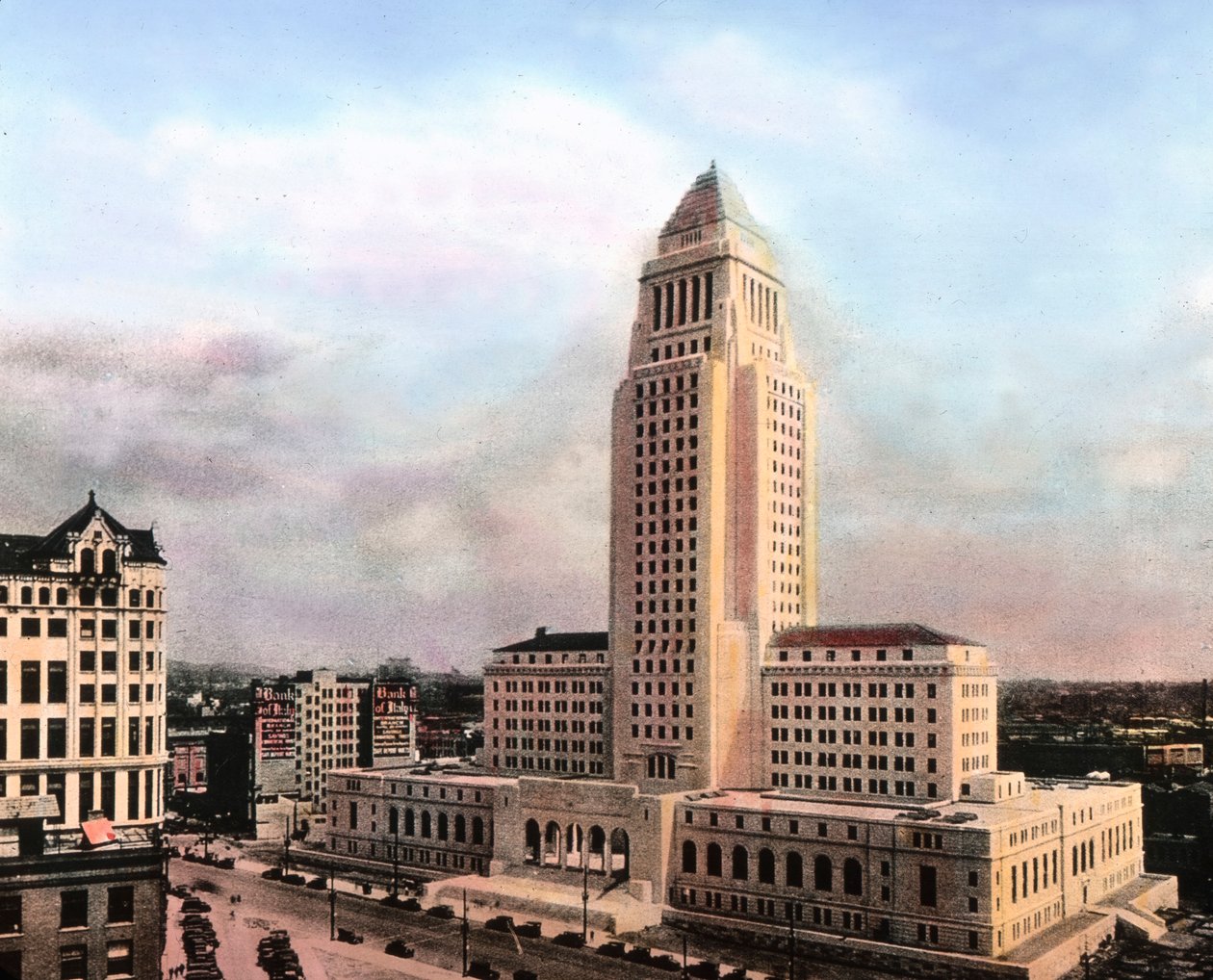 美国加利福尼亚州，洛杉矶市政厅，建于 1926 - 1928 年间，图片日期：约 1931 年。卡尔-西蒙档案 作者 卡尔·西蒙