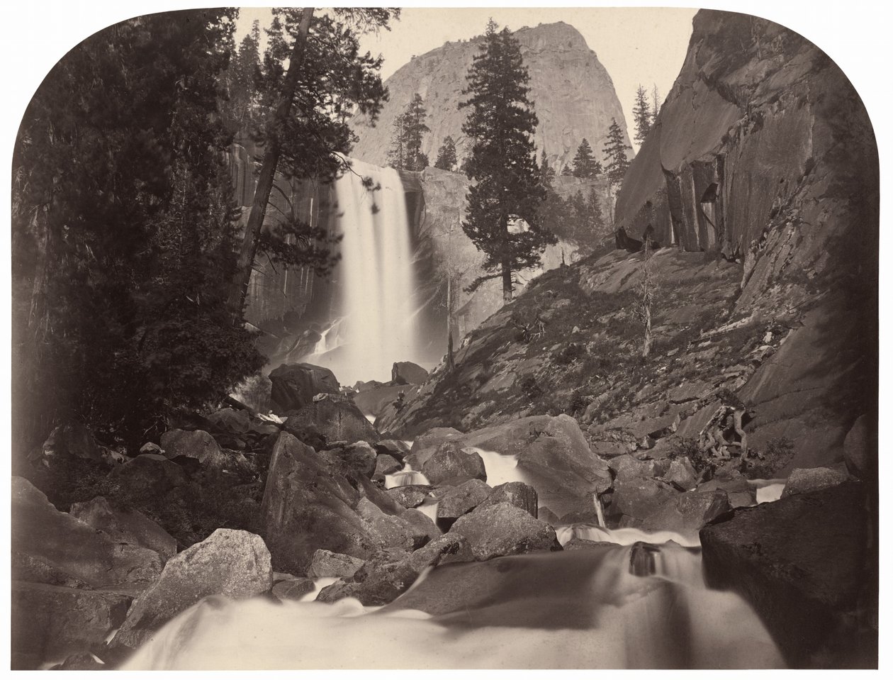 Piwyac，Vernal Fall，300英尺，优胜美地，1861年。 作者 卡尔顿·埃蒙斯·沃特金斯