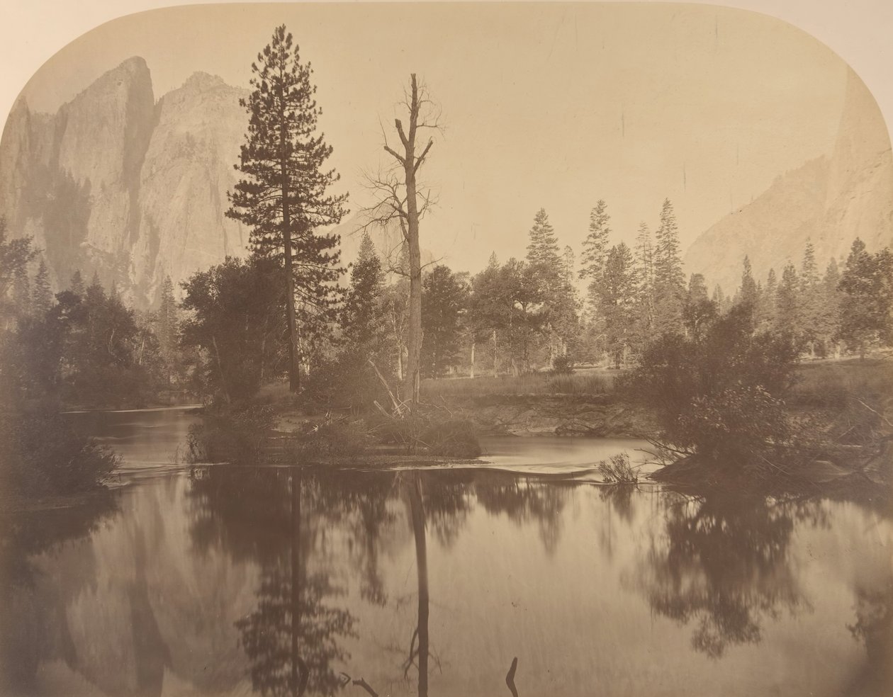 山谷下的河景，左侧的大教堂岩石，1861年。 作者 卡尔顿·埃蒙斯·沃特金斯