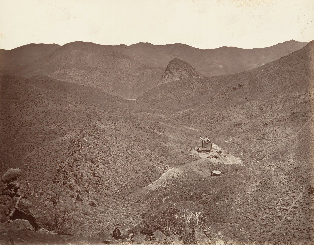 苏特罗隧道2号竖井，1875年，约1876年印刷。 作者 卡尔顿·埃蒙斯·沃特金斯