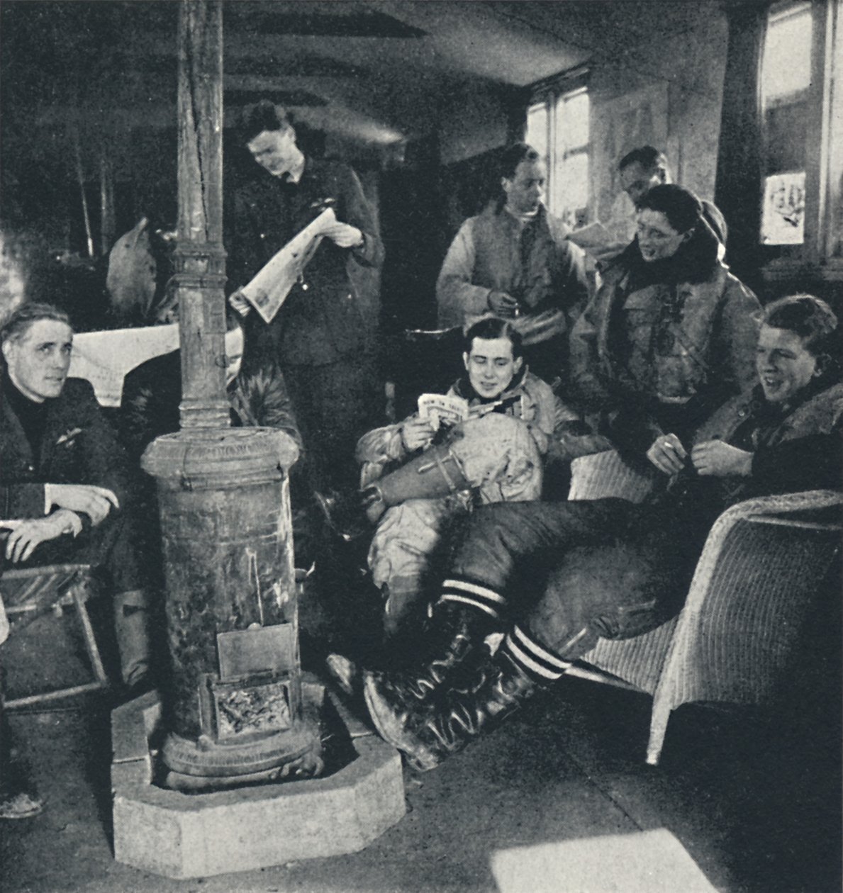 准备就绪，1941年 作者 塞西尔·比顿（Cecil Beaton）